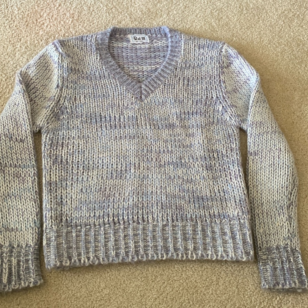 Roy Three - Women’s Thick V-Neck Sweater Size Small
